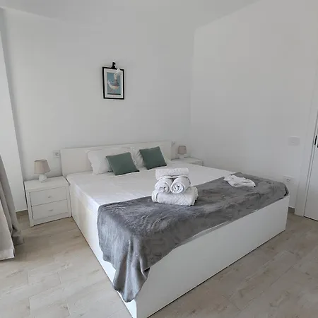 Daire Maya - 2 Camere, Pool, And Private Parking *