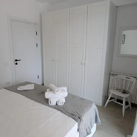 Daire Maya - 2 Camere, Pool, And Private Parking Navodari