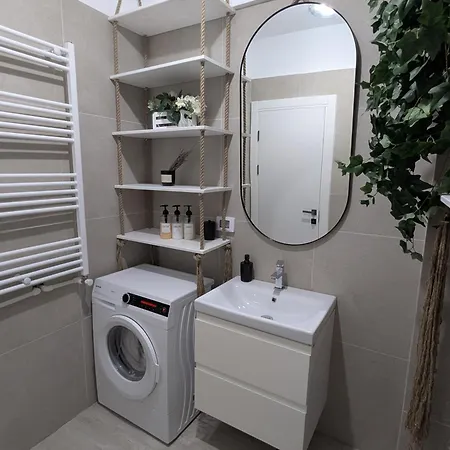 Daire Maya - 2 Camere, Pool, And Private Parking *